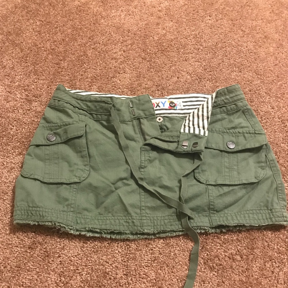 Roxy army green mini skirt